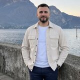 Tanar 38 ani din Bucuresti imi caut jumatatea